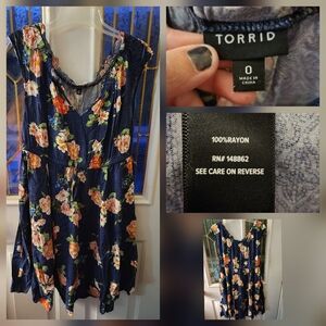 Torrid Womens Size 0 (12) (Large) Blue flowered dress